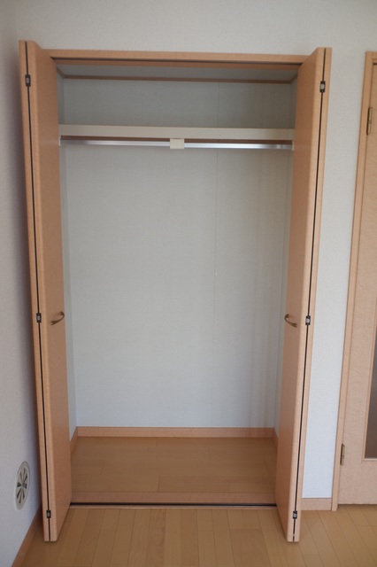 ソレーユ弦巻0203号室 収納