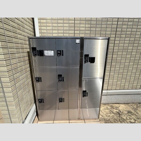 コスモ　ガーデン 宅配ボックス