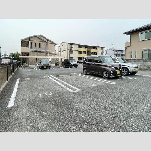 プレジオ201号室 駐車場