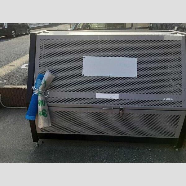 ロイヤルヴィラⅢ ダストボックス