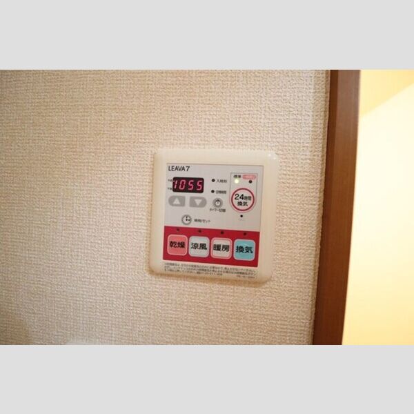 ODYSSEY106号室 浴室換気乾燥機システム