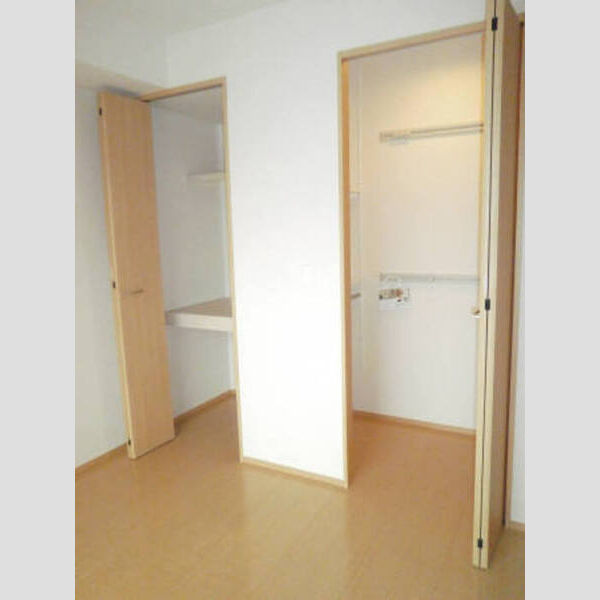 サヌール/レギャン/ヌサドゥア/　サヌール 202号 ワンステップクローゼット・物入(南側洋室)