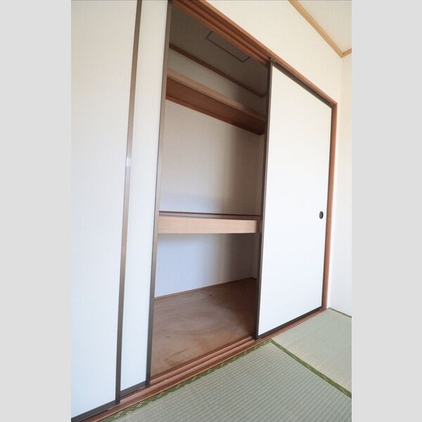 コンフォール203号室 収納