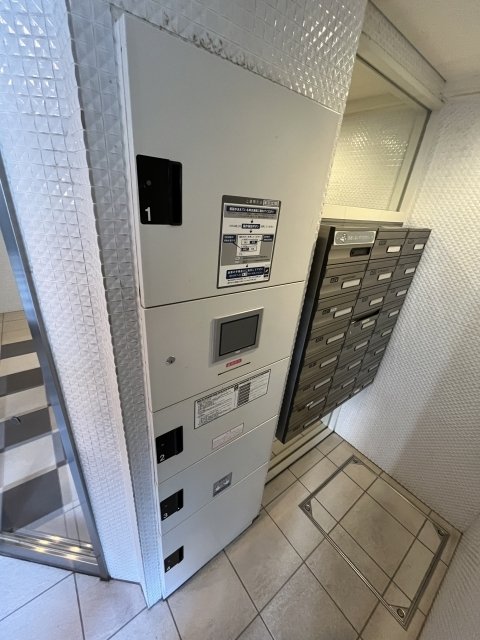 ロワール西荻北1階 宅配BOX