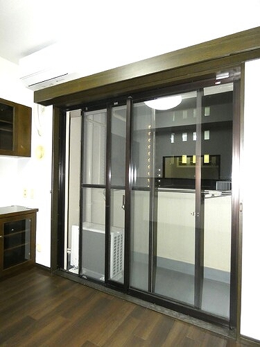 ライオンズプラザ大宮第２ 室内からのバルコニー　　※2025年11月撮影