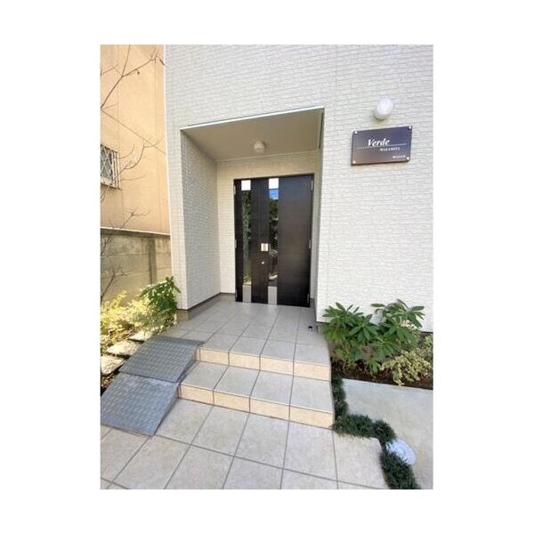 Verde　Wakamiya105号室 エントランス