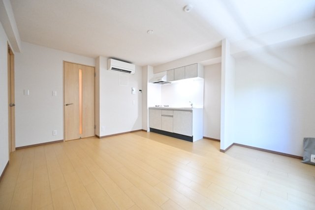 ＣＥＮＴＲＡＬ　ＧＡＲＤＥＮ　ＲＥＳＩＤＥＮＣＥ　ＴＯＫＹＯ1階 リビング