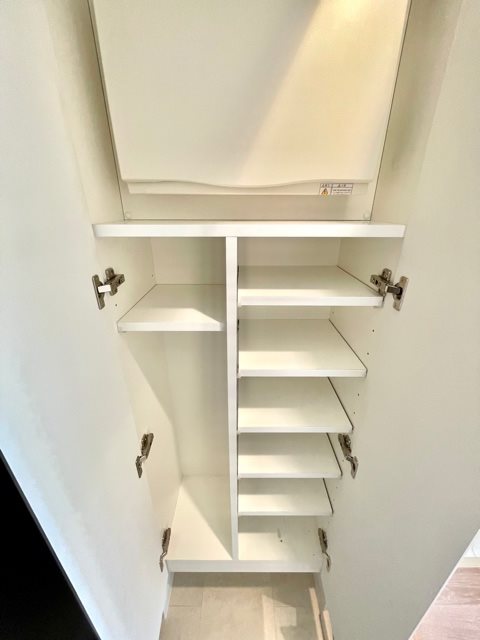 レジディア三宿 収納