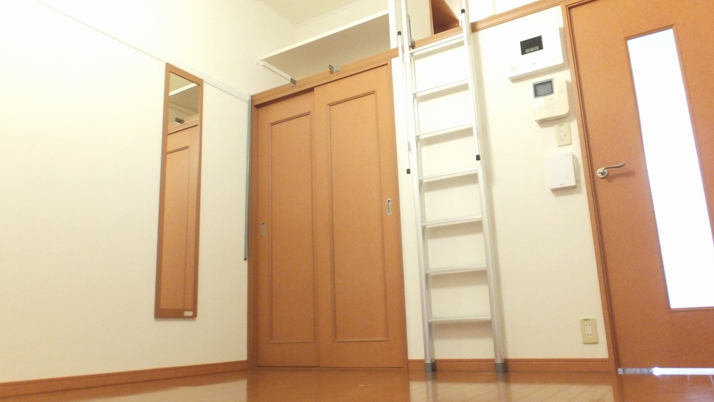 レオパレスサンセリテ上之 リビング