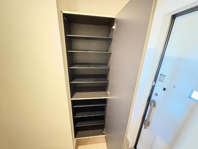 Halelea・Aoba（ハレレア・アオバ）102号室 下駄箱（イメージ）