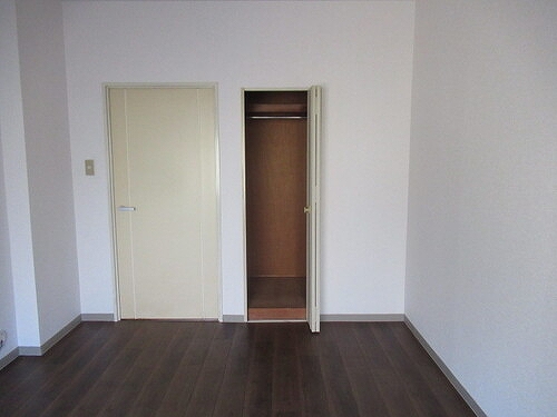 グリーンコーポ篠原第２Ｊ棟 洋室収納