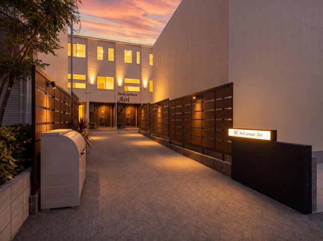 MOK-TERRACE　AOI01号室 帰宅が楽しくなる空間、アプローチ。ゴミストッカー（イメージ）