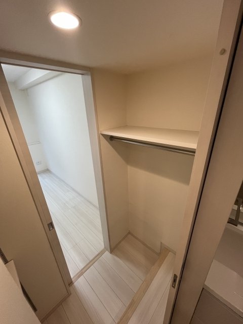 ロワール西荻北1階 ウォークインクローゼット