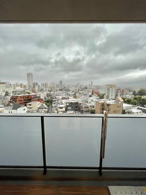 レジディア三軒茶屋Ⅲ8階 バルコニー