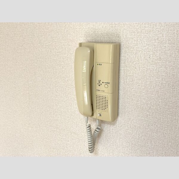 クリエール吉川106号室 インターホン