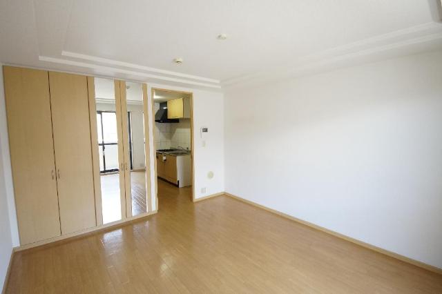 ピア・ルミナス 洋室