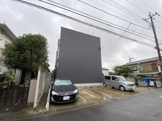 ヒルハイツ上本郷105号室 駐車場