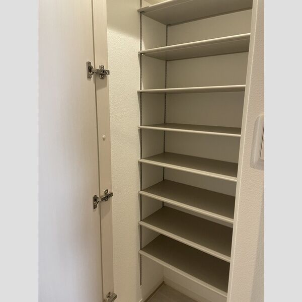 ルシエル恵比寿南 202号室　玄関収納