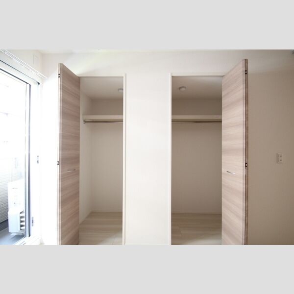 セレスティア大谷田305号室 クローゼット