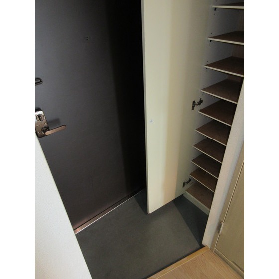 ハイグレイス・Ｔ 玄関