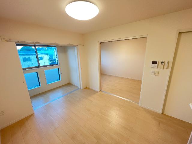 ハーモニーヒルズ202号室 リビング