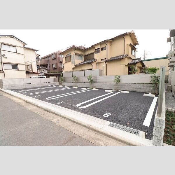 ウィンダムSK 敷地内駐車場