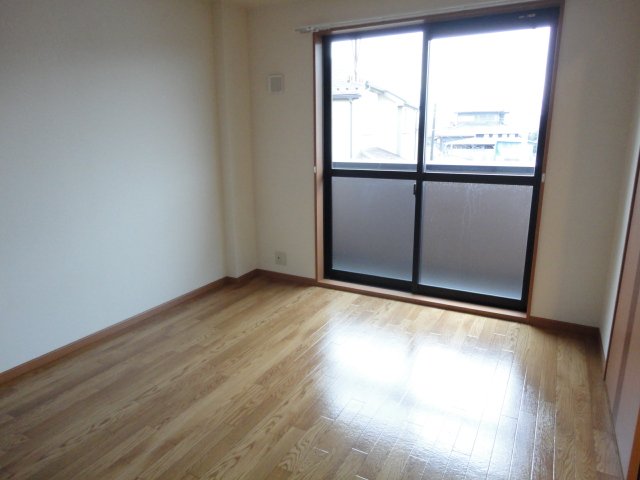 ガーデンヒルズNAKAYAMA壱番館106号室 洋室