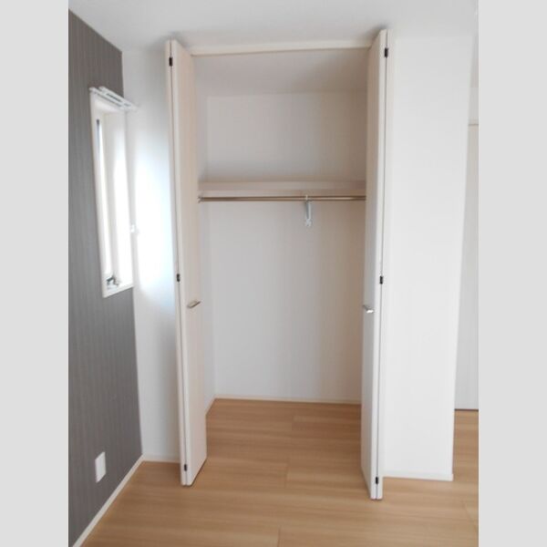 Bell Wood クローゼット