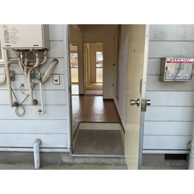 白樺ハイツ 玄関
