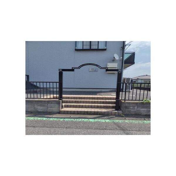 コスモヴィレッジ202号室 エントランス