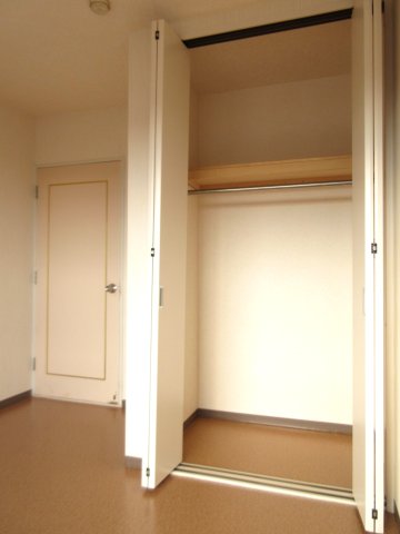 グランデール緑園0307号室 洋室２　収納　※現況優先