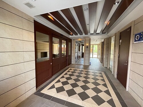 ヴェレーナ浦和領家 エントランス　※2022年5月撮影