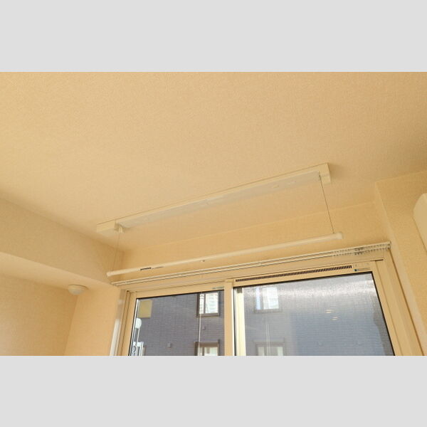 サニーサイド202号室 室内物干し