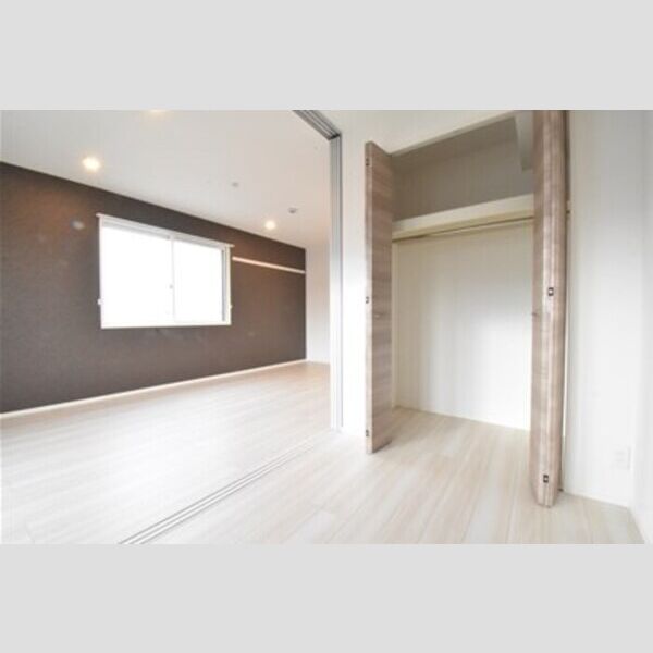 フィールドノエル102号室 居室とリビングダイニング