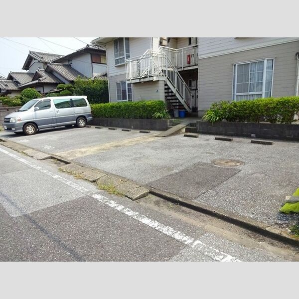 シャルムハイツ　A 駐車場