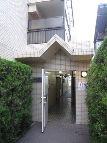 ロックハイツ100号室 エントランス