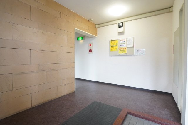 アムロゼッタ西荻窪502号室 エントランス