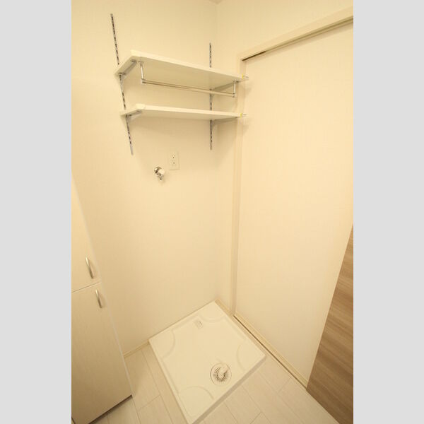 ・　コンティニュエ101号室 室内洗濯機置き場