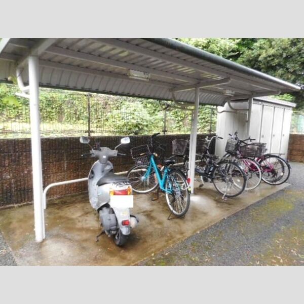 ガーデンハウス 駐輪場