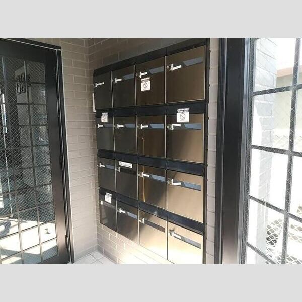 グランシャリオ203号室 集合ポスト