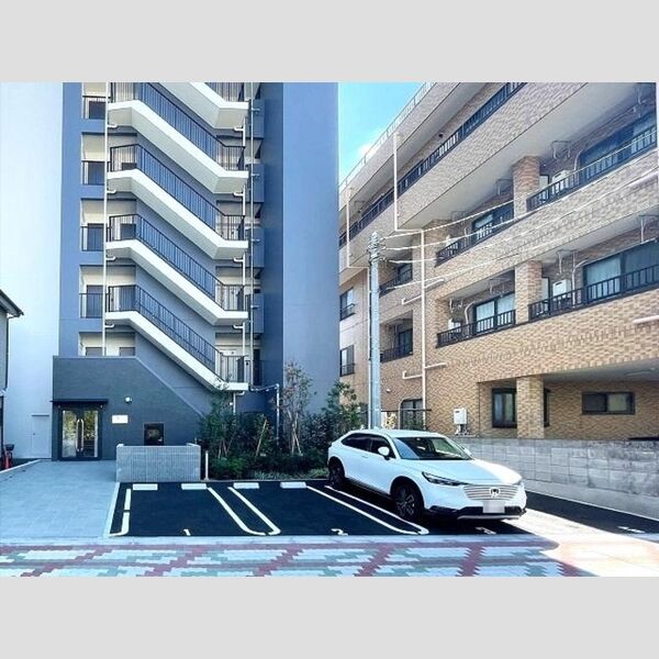 ウェスタ 駐車場