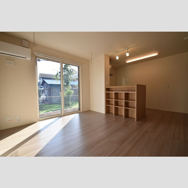 サニーハウス LDK12.2帖