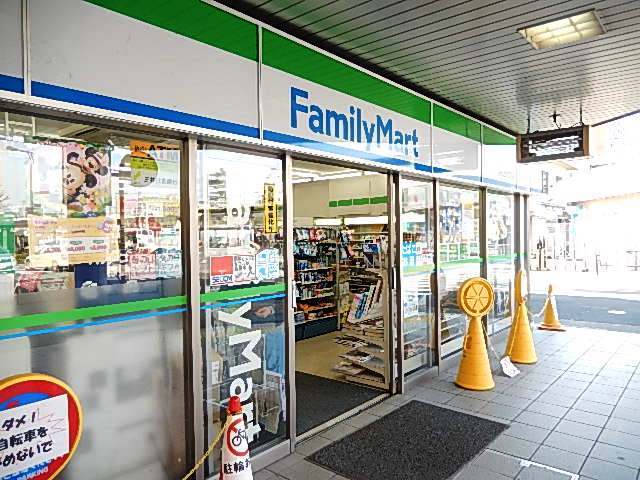 ガラ・シティ金町3階 「ファミリーマート」