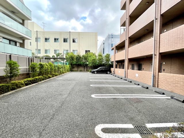 レジディア多摩川5階 駐車場