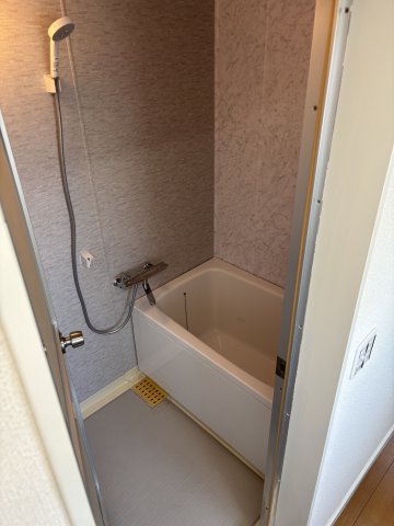 トラッドワカシマⅡ305号室 浴室のお写真です☆