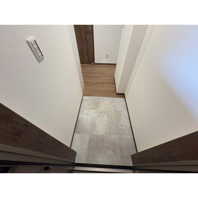 サンリバティ102号室 玄関