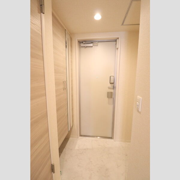 クレール緑303号室 玄関