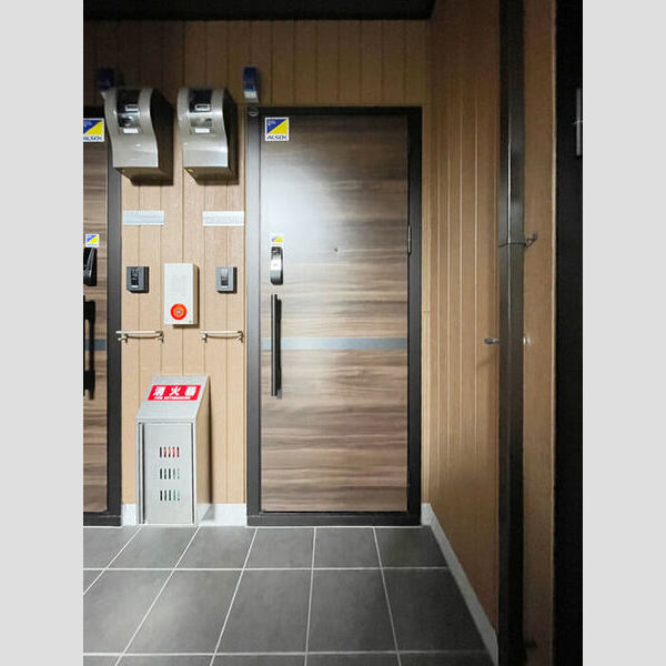 ノーブルパレス南浦和103号室 玄関外側