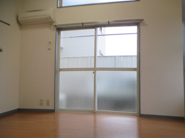 ノーリーズン松戸0101号室 リビング