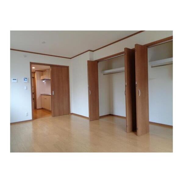 グランデ　マルバローザ　弐番館 リビング